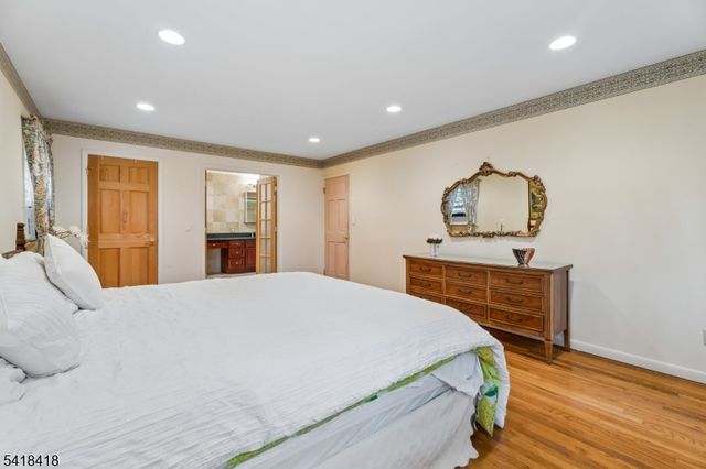 77 Hansell Rd, New Providence Boro, NJ 07974