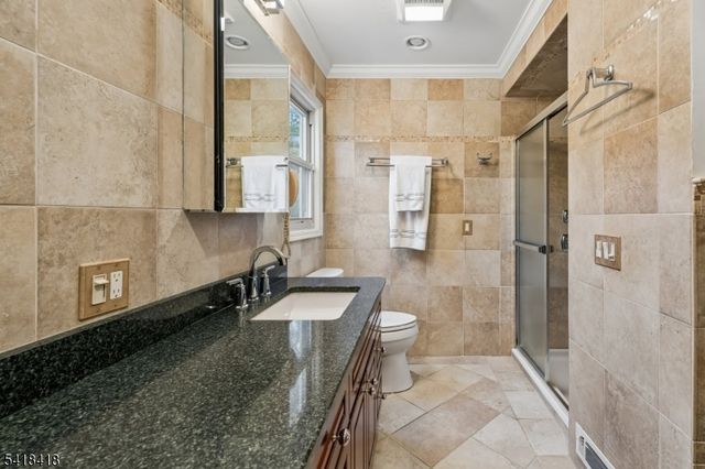 77 Hansell Rd, New Providence Boro, NJ 07974