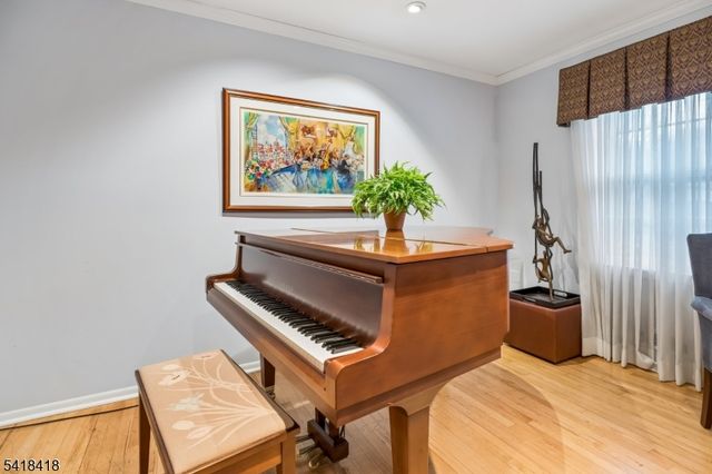 77 Hansell Rd, New Providence Boro, NJ 07974