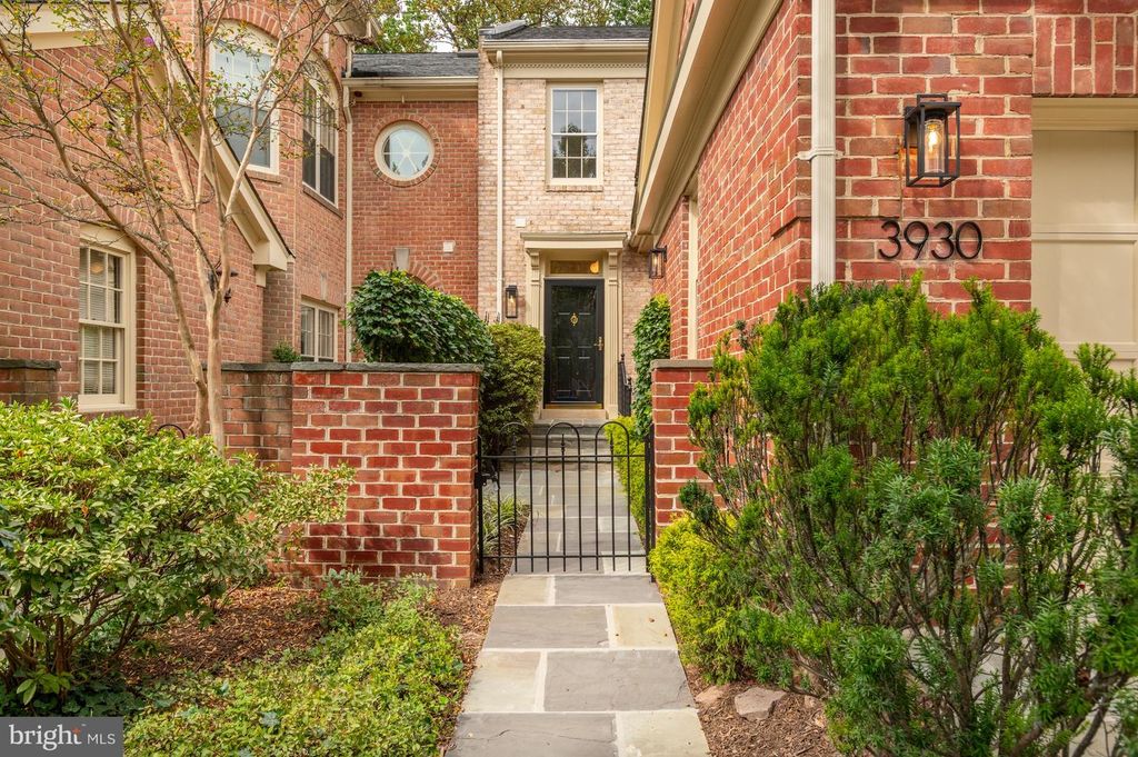 3930 HIGHWOOD CT NW, Washington, DC 20007