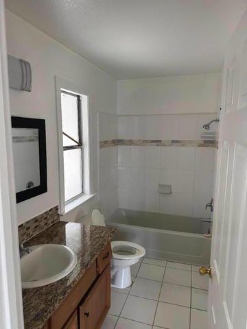 1429 Pintail Circle, Los Banos, CA 93635