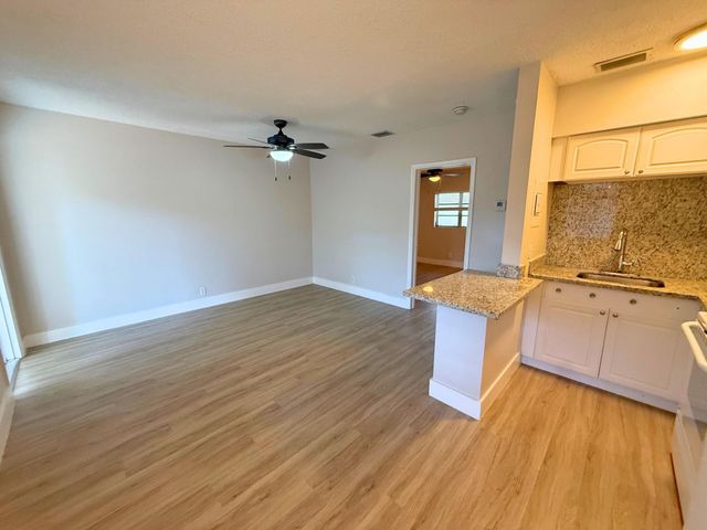 627 NE 10th Avenue 4, Fort Lauderdale, FL 33304