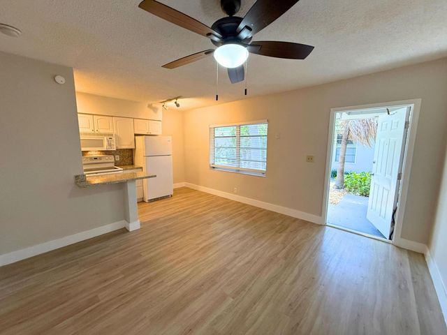 627 NE 10th Avenue 4, Fort Lauderdale, FL 33304