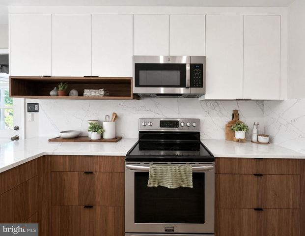 3831 N VERNON ST N, Arlington, VA 22207