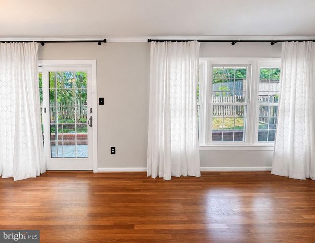 3831 N VERNON ST N, Arlington, VA 22207