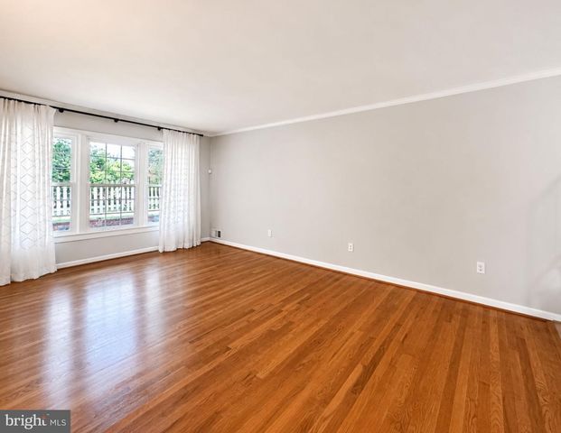 3831 N VERNON ST N, Arlington, VA 22207