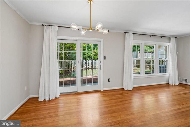 3831 N VERNON ST N, Arlington, VA 22207