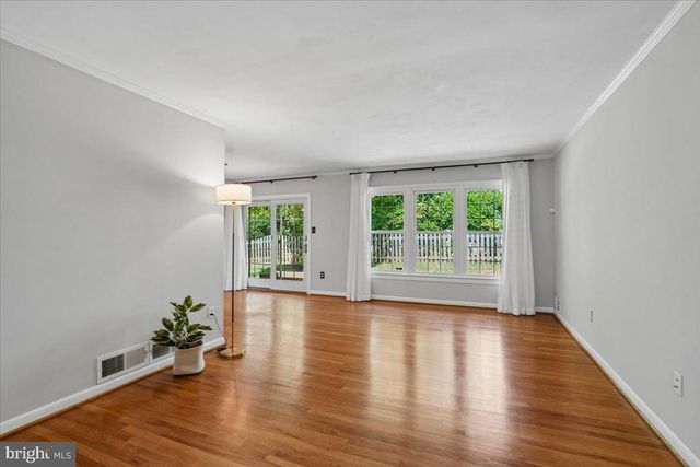 3831 N VERNON ST N, Arlington, VA 22207