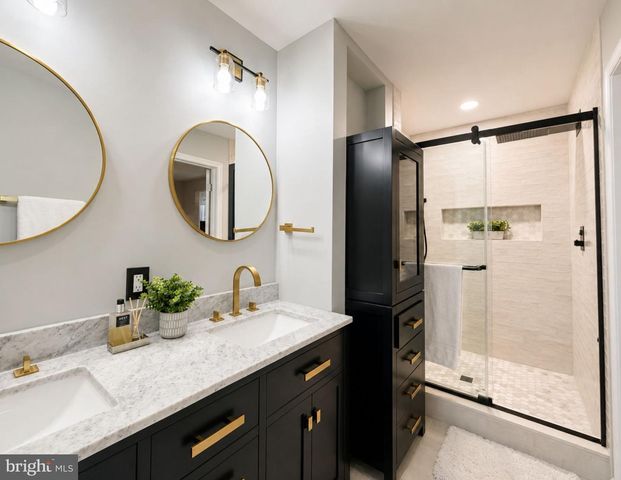 3831 N VERNON ST N, Arlington, VA 22207