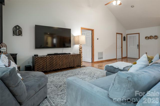 980 S River Road, Sylva, NC 28779