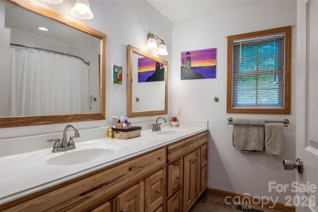 980 S River Road, Sylva, NC 28779