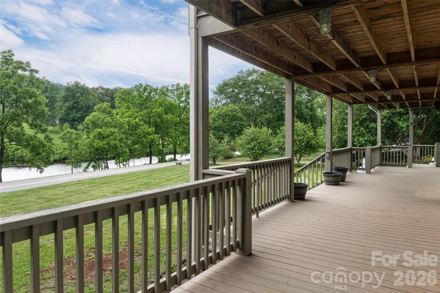 980 S River Road, Sylva, NC 28779