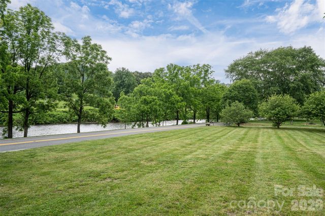 980 S River Road, Sylva, NC 28779