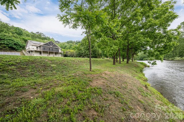980 S River Road, Sylva, NC 28779