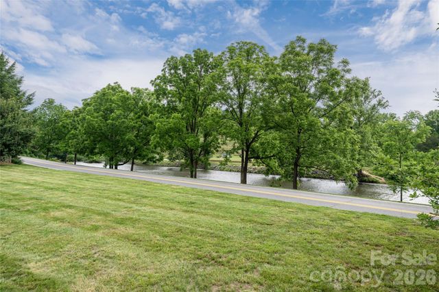 980 S River Road, Sylva, NC 28779