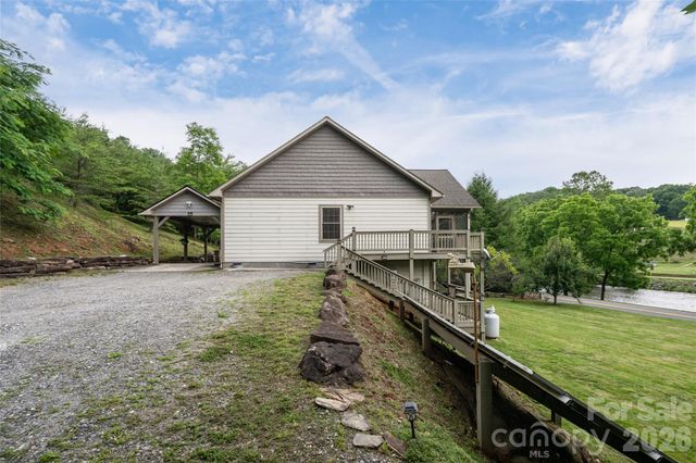 980 S River Road, Sylva, NC 28779