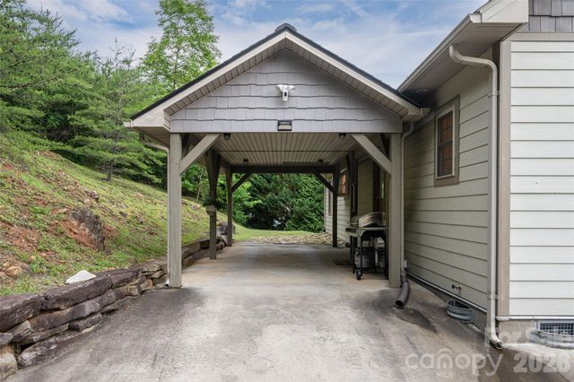 980 S River Road, Sylva, NC 28779