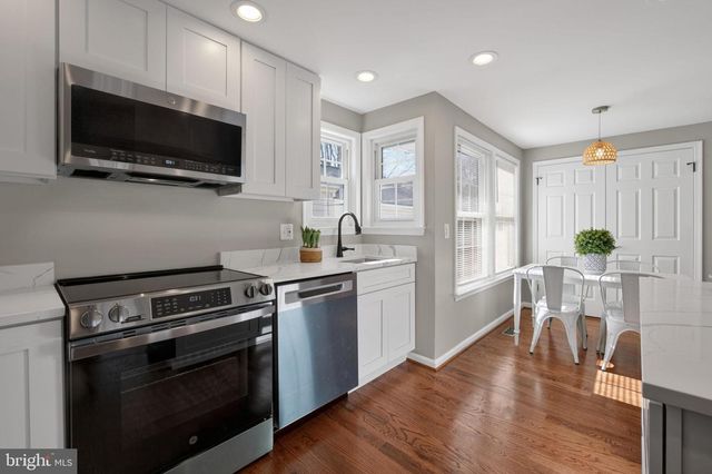 7501 CROSS GATE LN, Alexandria, VA 22315