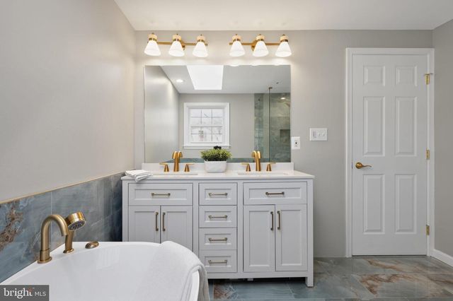 7501 CROSS GATE LN, Alexandria, VA 22315