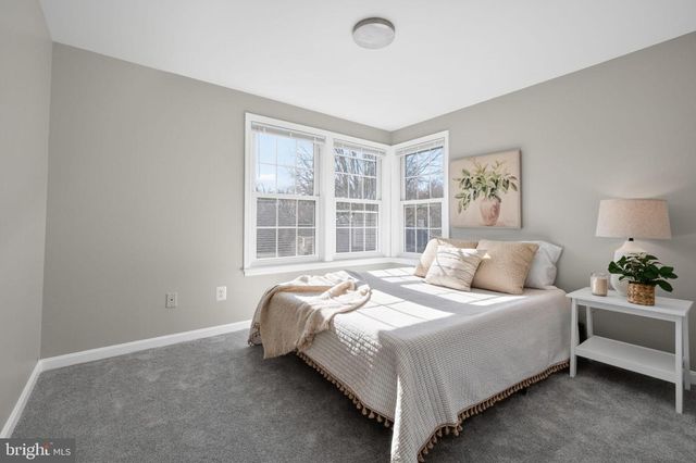 7501 CROSS GATE LN, Alexandria, VA 22315