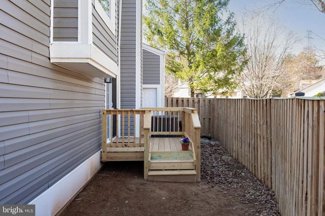 7501 CROSS GATE LN, Alexandria, VA 22315