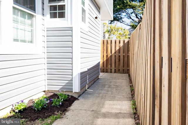 7501 CROSS GATE LN, Alexandria, VA 22315