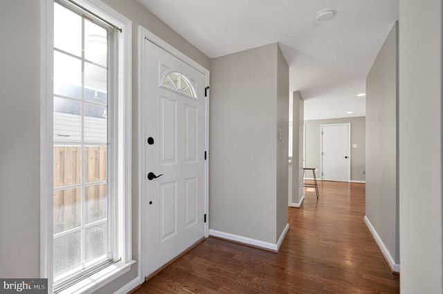 7501 CROSS GATE LN, Alexandria, VA 22315