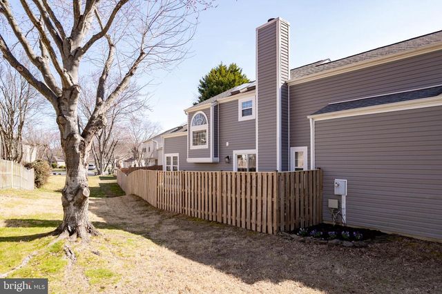 7501 CROSS GATE LN, Alexandria, VA 22315