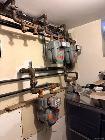 918 E 165th Street, Bronx, NY 10459