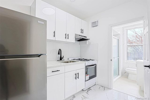 918 E 165th Street, Bronx, NY 10459