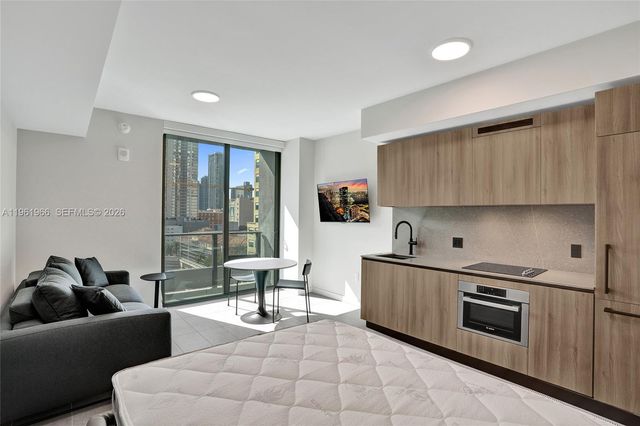 121 NE 5th Street 1001B, Miami, FL 33132