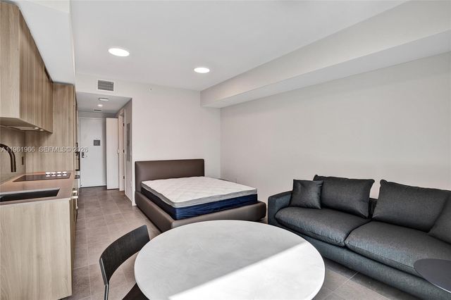 121 NE 5th Street 1001B, Miami, FL 33132