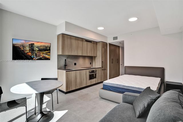 121 NE 5th Street 1001B, Miami, FL 33132