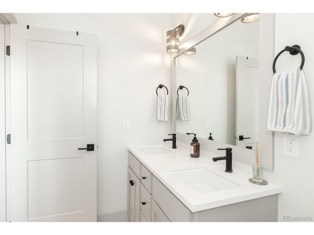 109 Eagle Ridge Dr B4, Granby, CO 80446