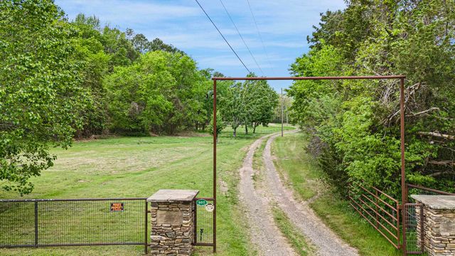 907 Smoke Tree Road, Dover, AR 72837