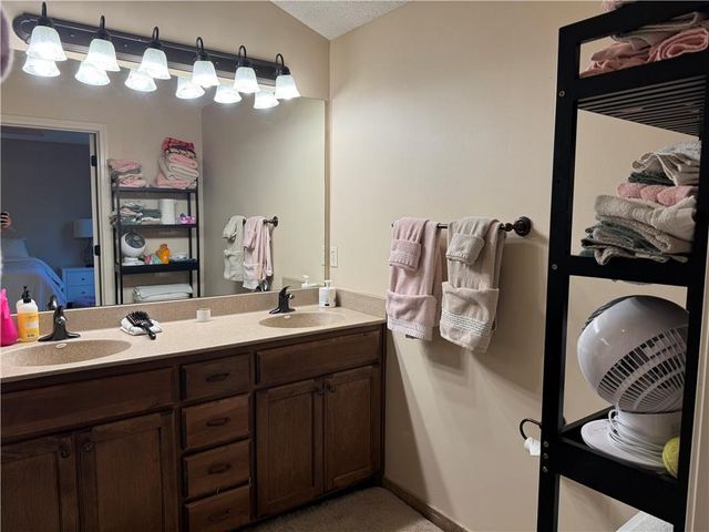 8308 NE 116th Street, Kansas City, MO 64157