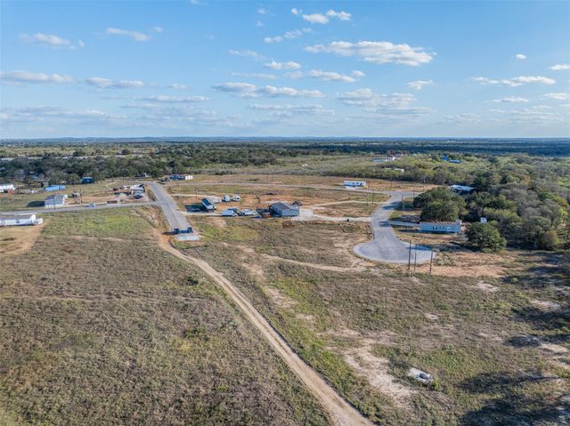 156 Grace LN, Dale, TX 78616