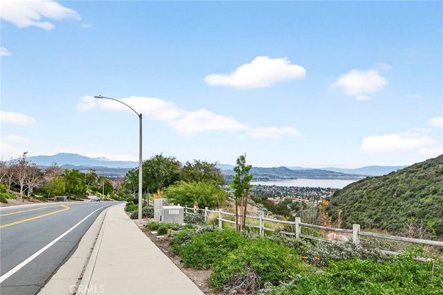 29415 High Ridge, Lake Elsinore, CA 92530