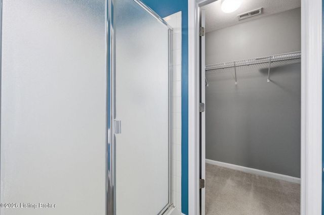 12052 Parkview Trace Dr, Louisville, KY 40229