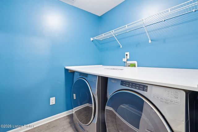 12052 Parkview Trace Dr, Louisville, KY 40229