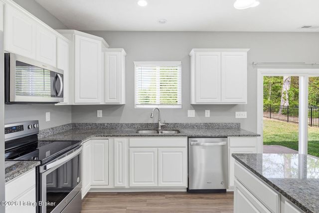 12052 Parkview Trace Dr, Louisville, KY 40229