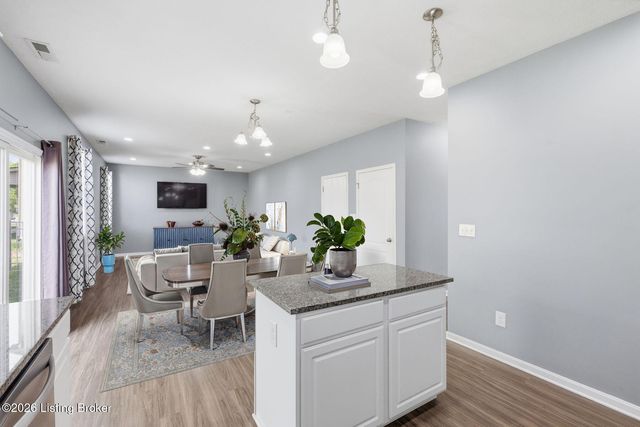 12052 Parkview Trace Dr, Louisville, KY 40229