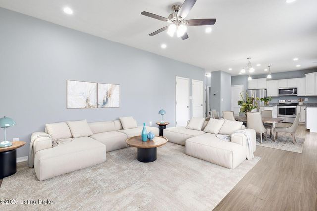 12052 Parkview Trace Dr, Louisville, KY 40229