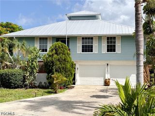 14281 Pacosin CT, Bokeelia, FL 33922
