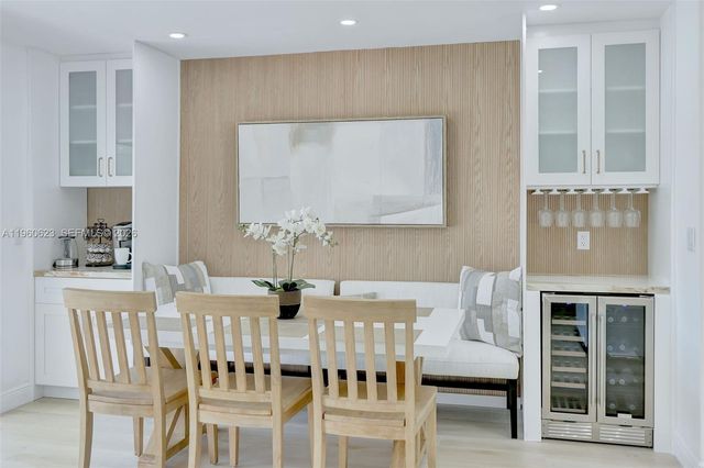 1050 SE 5th Ct, Pompano Beach, FL 33060