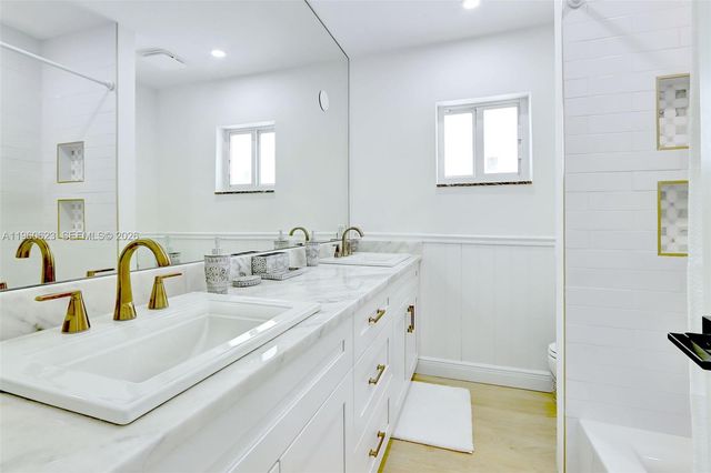 1050 SE 5th Ct, Pompano Beach, FL 33060