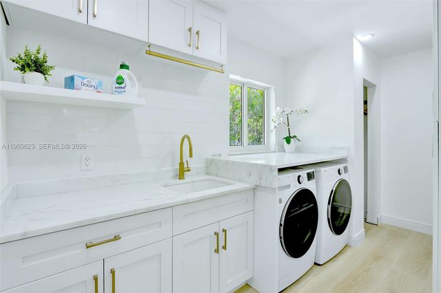 1050 SE 5th Ct, Pompano Beach, FL 33060