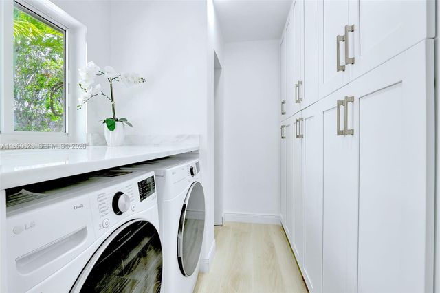 1050 SE 5th Ct, Pompano Beach, FL 33060