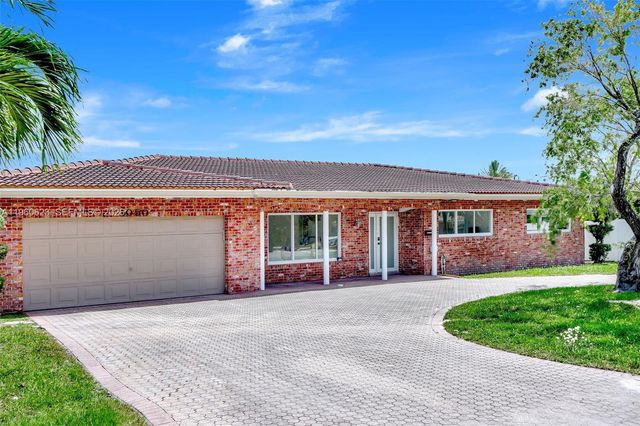 1050 SE 5th Ct, Pompano Beach, FL 33060