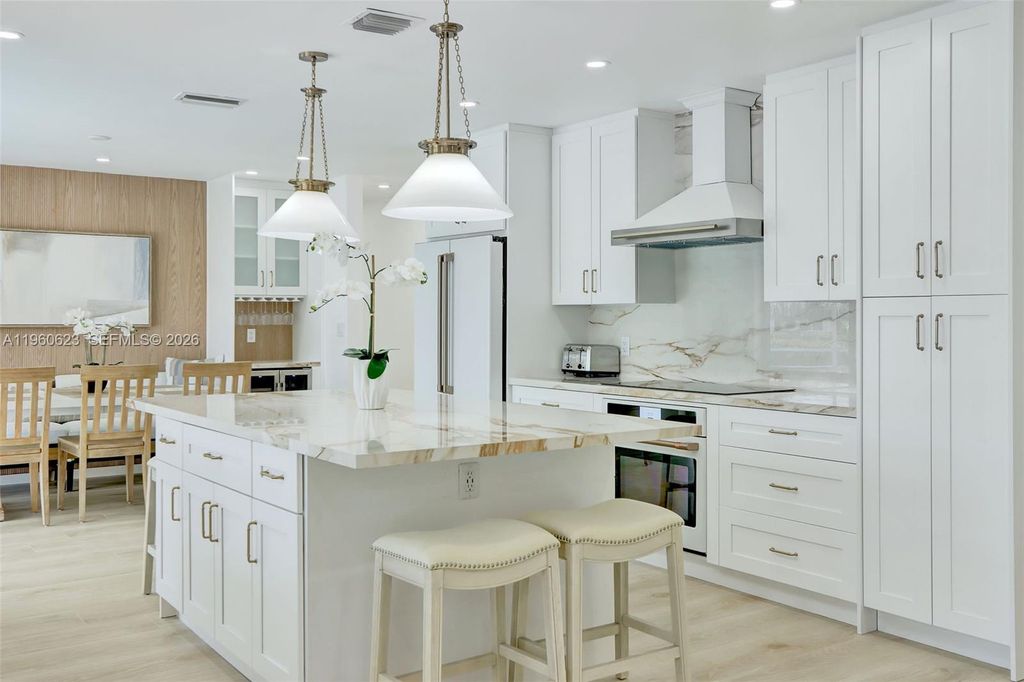 1050 SE 5th Ct, Pompano Beach, FL 33060